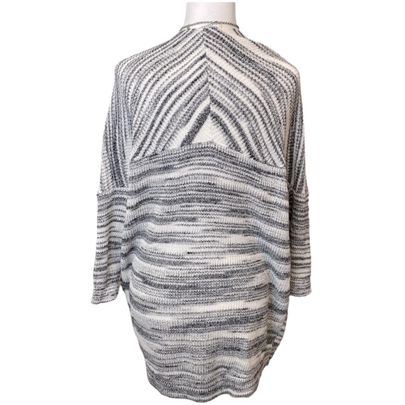 Express White Black Drop Sleeves Sweater - Picture 5 of 7